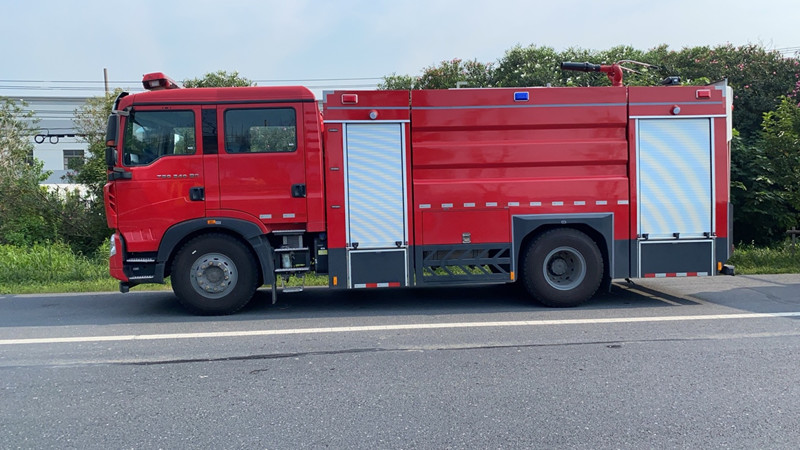 J������ĭ����܇ ˮ��5.6  ��ĭ2.3